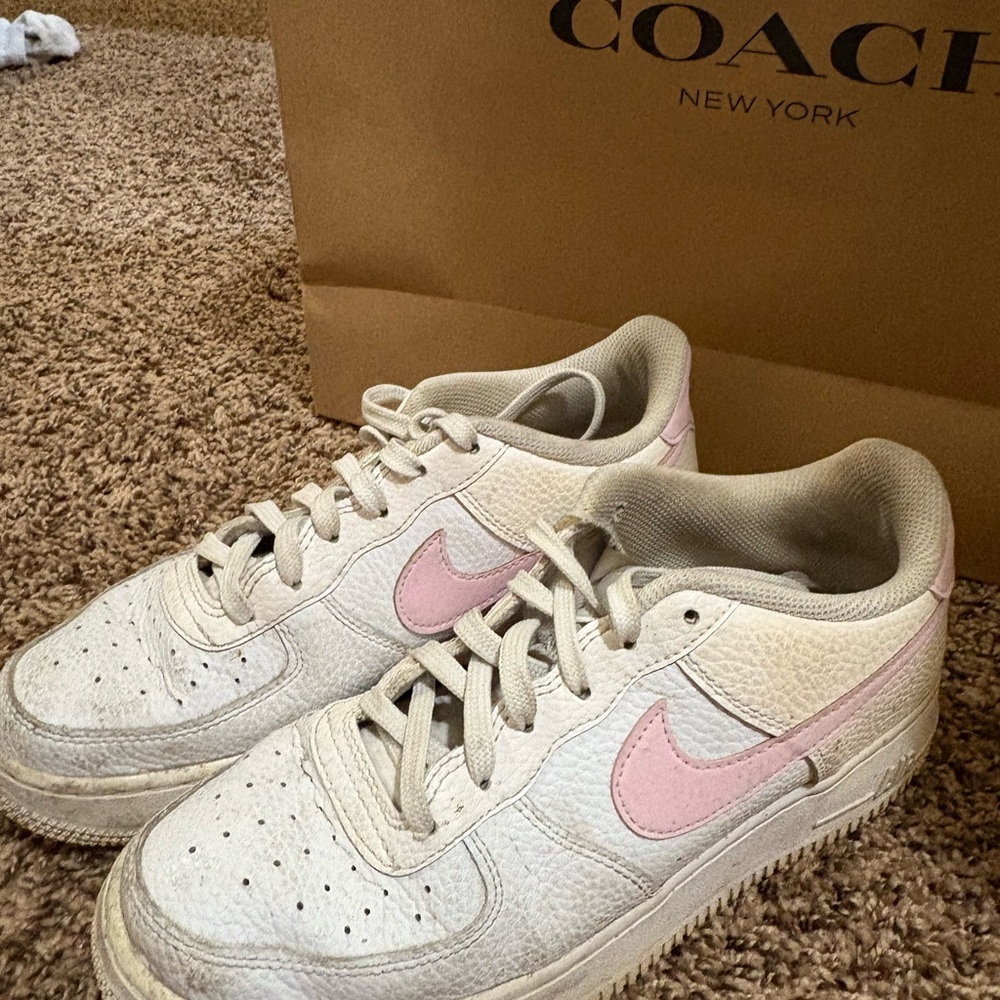 Air force Nike White and Pink Sneakers